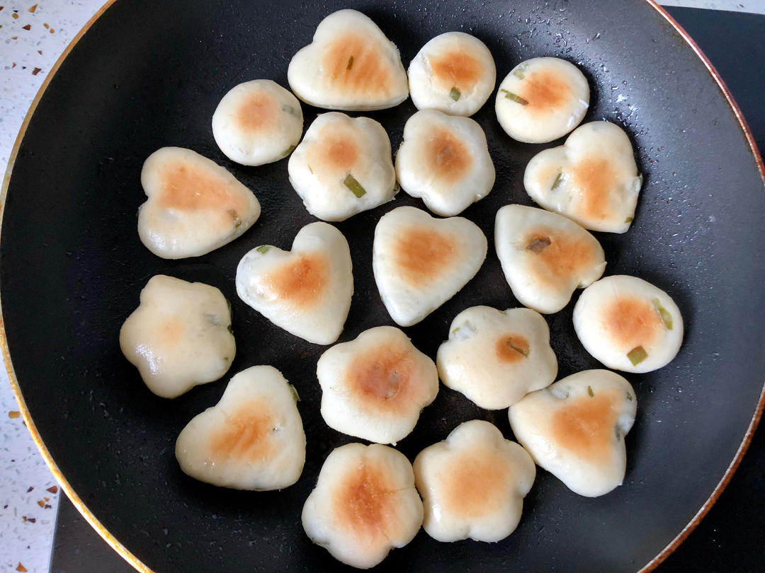 葱香小饼 附细节视频详解