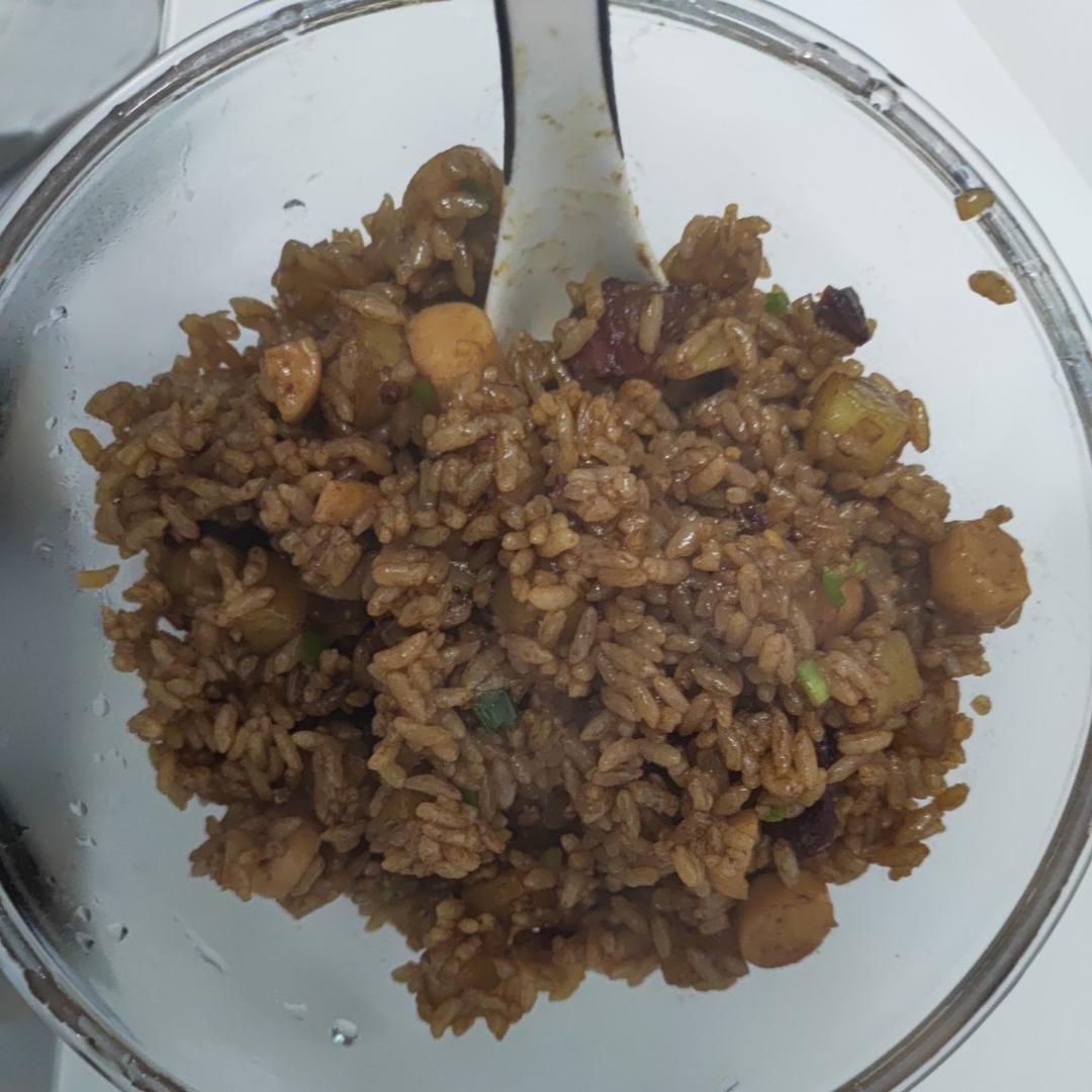 香到喊妈的销魂土豆香肠炒饭～