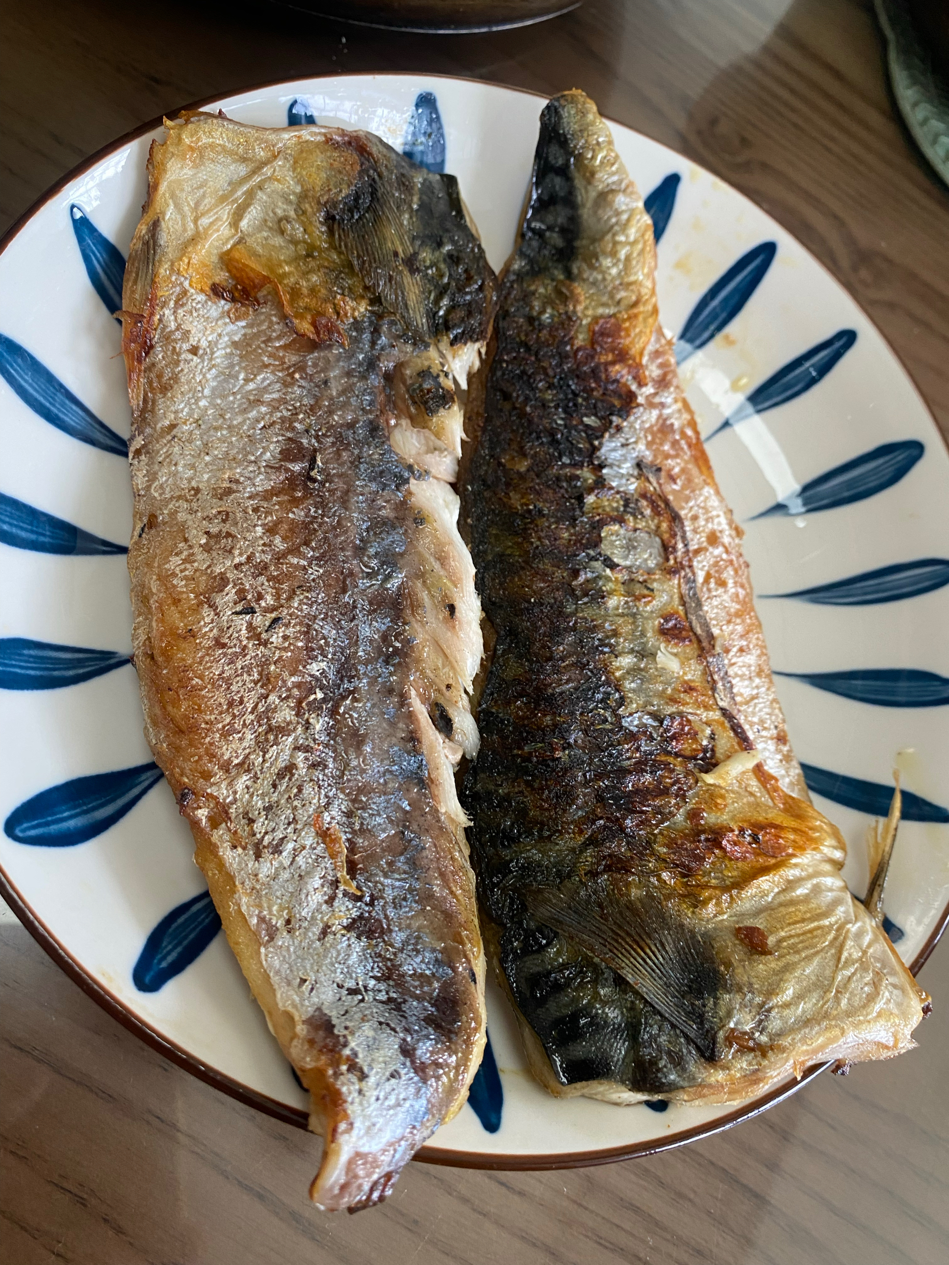 干煎脆皮挪威青花鱼 ｜ 不放油，轻调味，很健康，难道这就是烧烤的最高境界？