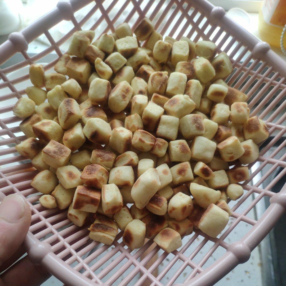 比馒头营养，比零食健康！平底锅就能做的奶香小馒头