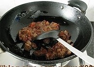 黑椒年糕牛肉粒的做法 步骤8