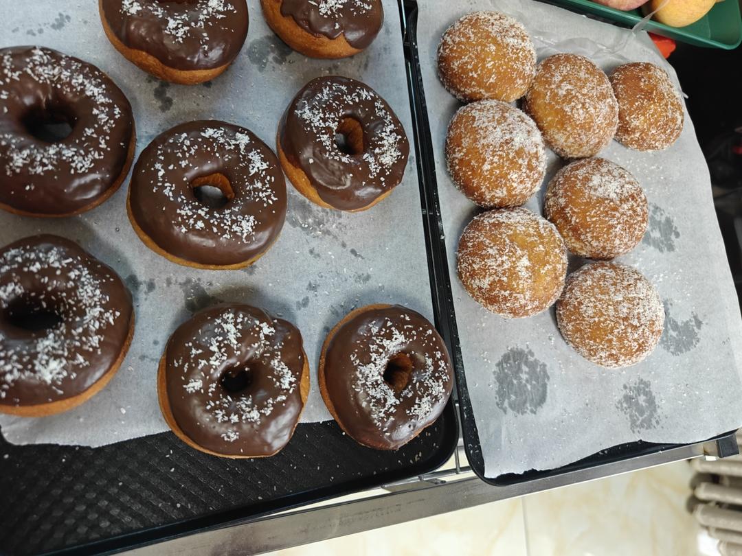 多拿滋甜甜圈&扭扭面包&豆沙面包