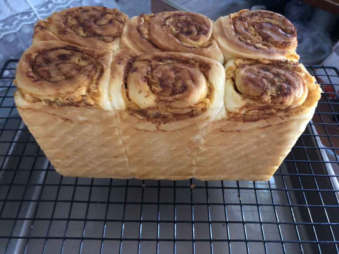 咸蛋黄芝士肉松吐司