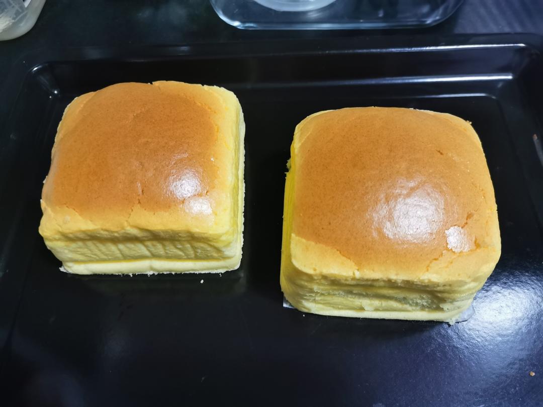 2个4寸的古早蛋糕
