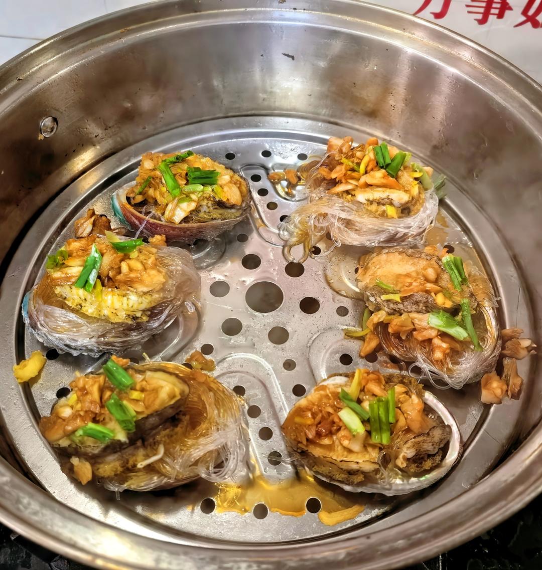 蒜蓉粉丝蒸鲍鱼