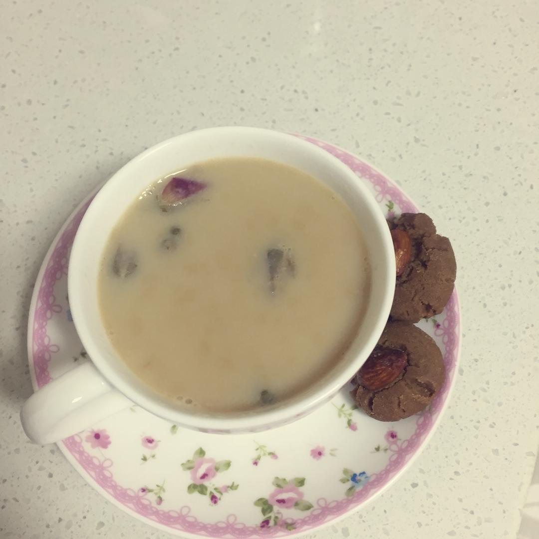 【冬日热饮】玫瑰奶茶