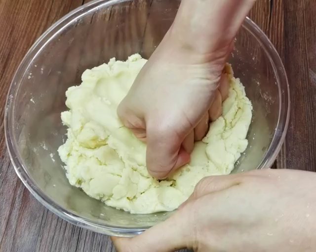 ㊙️螺旋豆沙酥饼 附开酥整形视频 步骤详细的做法 步骤6