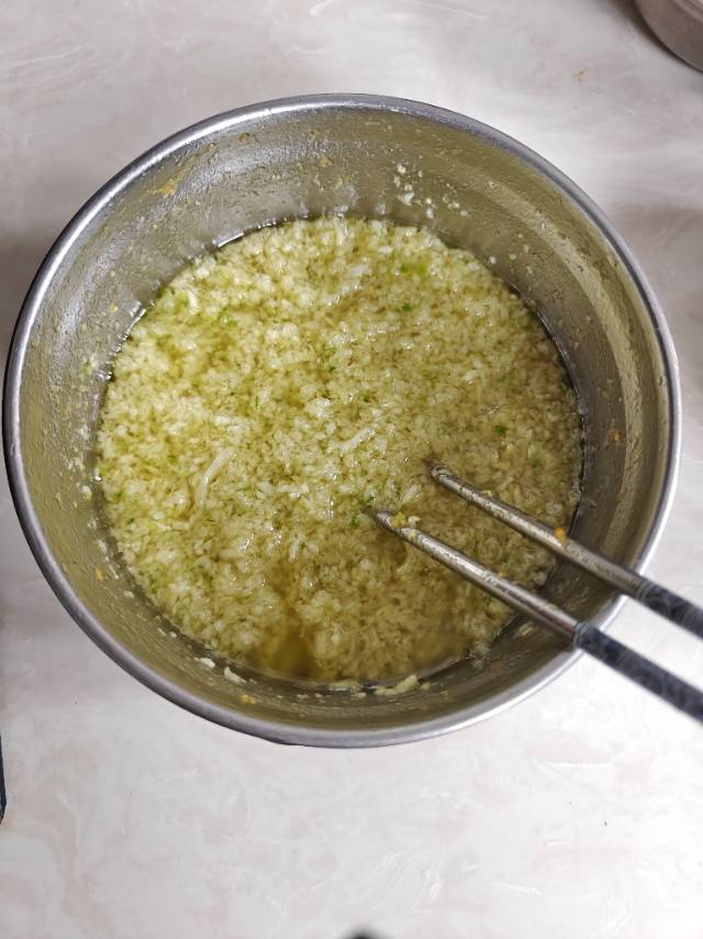 蒜泥鸡蛋酱（轻易别做，因为实在太下饭）