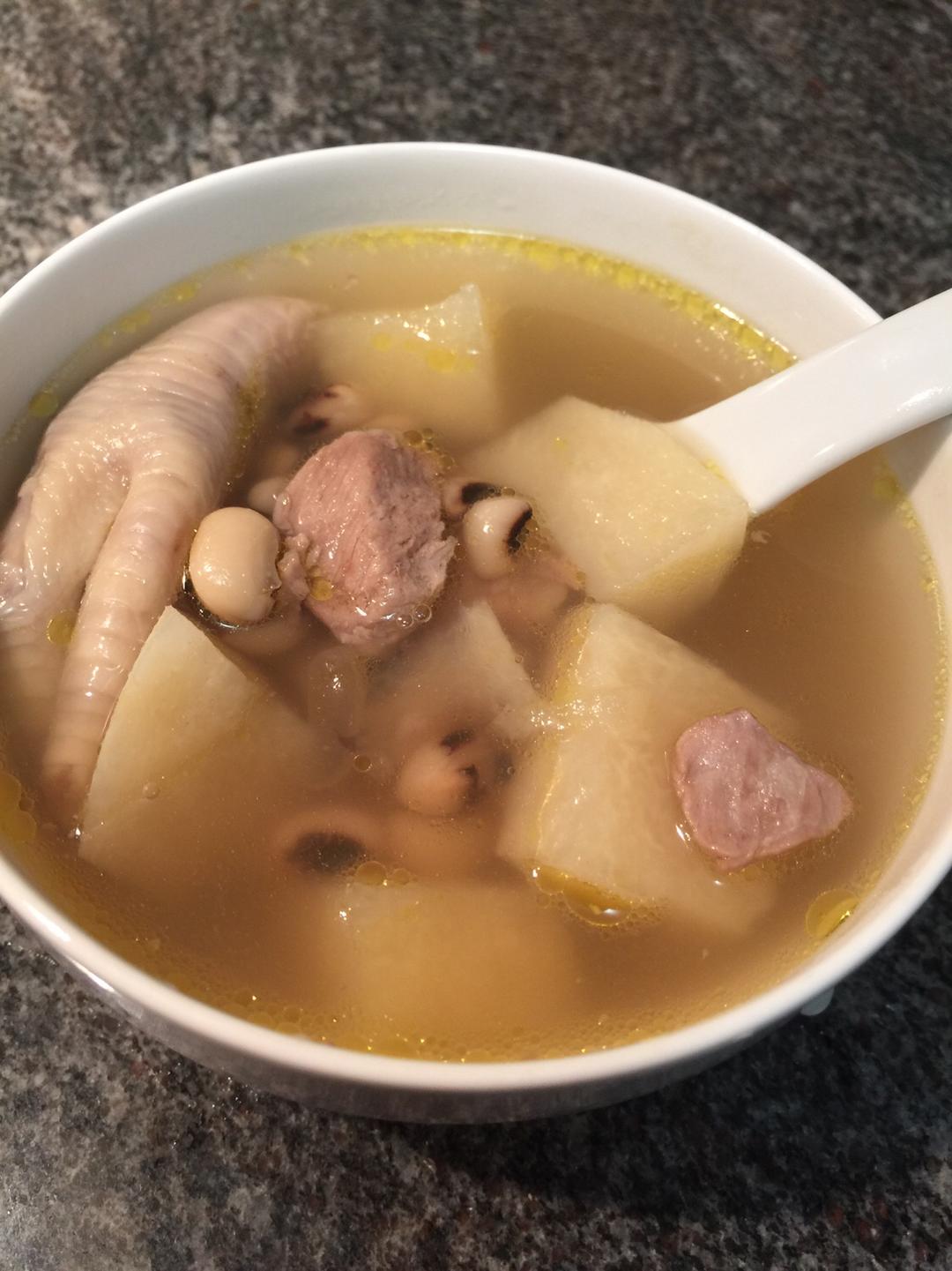 鸡脚煲沙葛眉豆汤