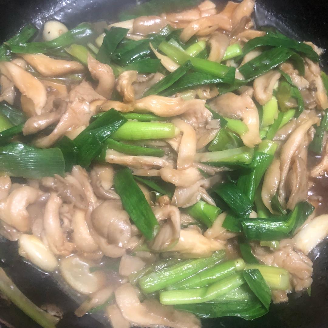 比肉好吃的降脂家常菜香菇炒蒜苗