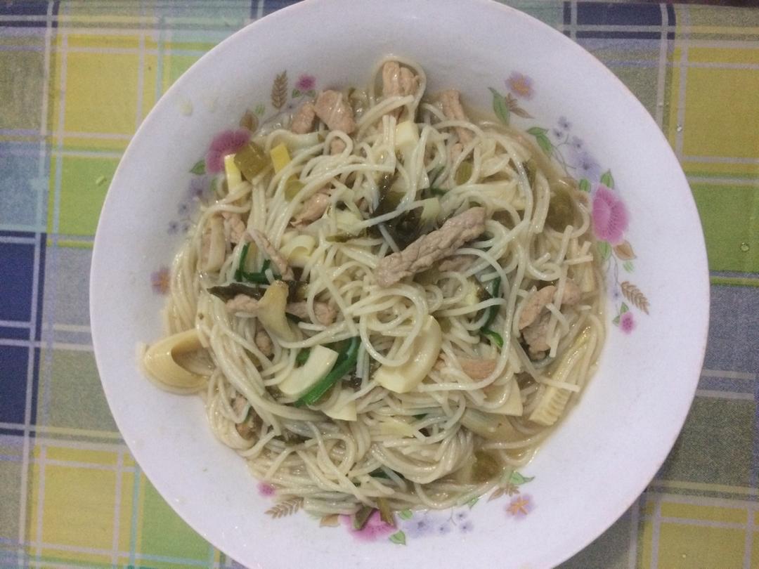 雪菜肉丝面