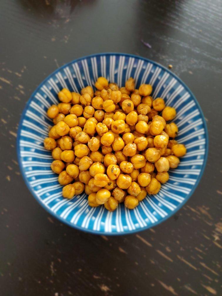 香酥烤鹰嘴豆｜减脂小零食（附快速煮豆方法，空气炸锅版）