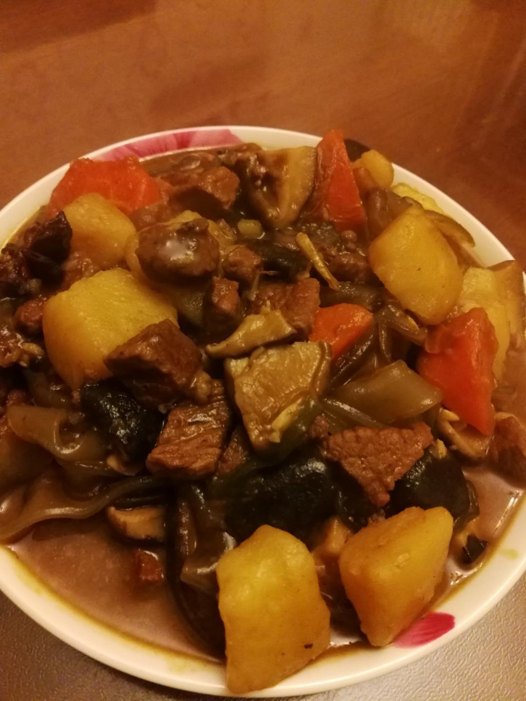 土豆粉条炖肉