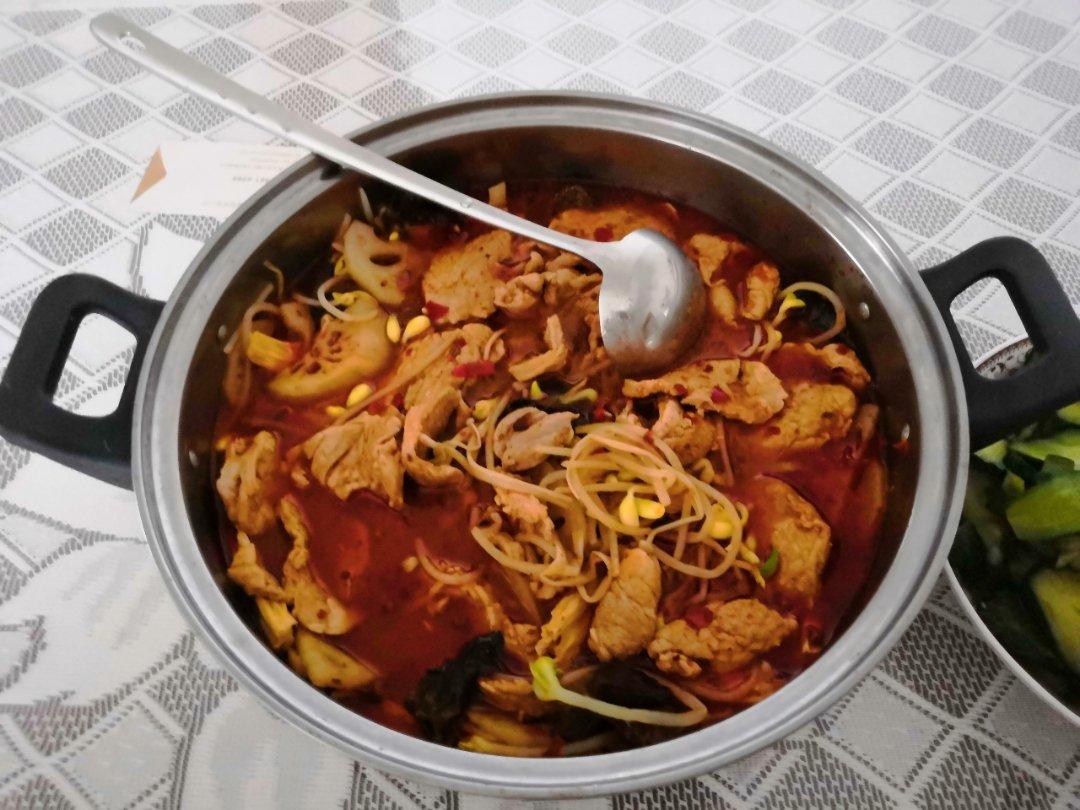厨师长教你：“水煮肉片”的正宗做法，这味道真的很四川