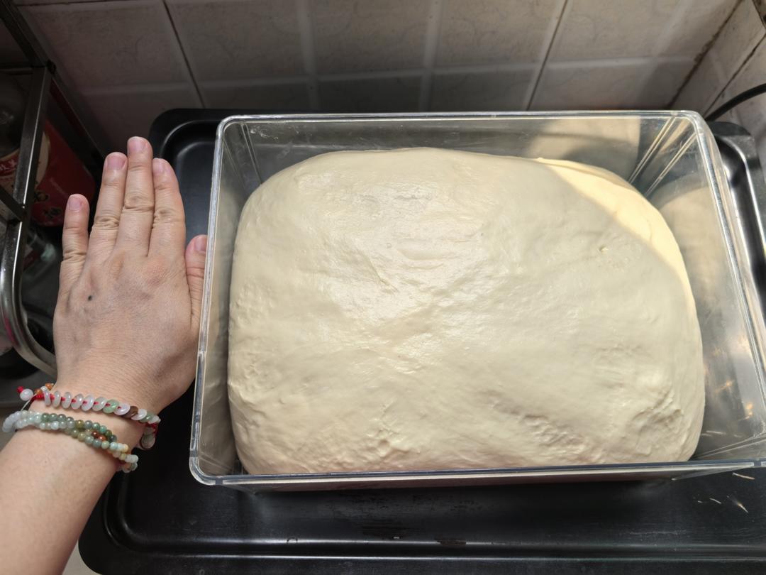 鲜奶牧场吐司制作揭秘，绵密的吐司谁不爱啊