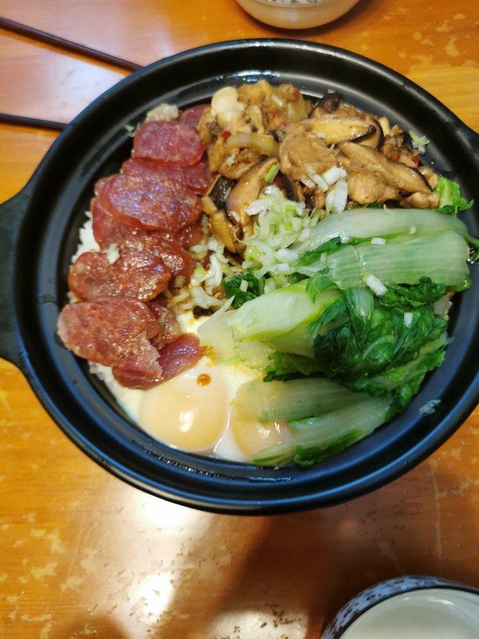 香肠煲仔饭