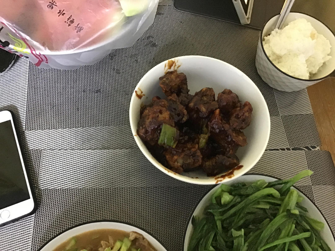 酸酸甜甜的糖醋排骨，好吃不腻！