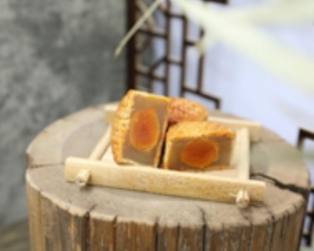 广式咸蛋黄莲蓉月饼的做法