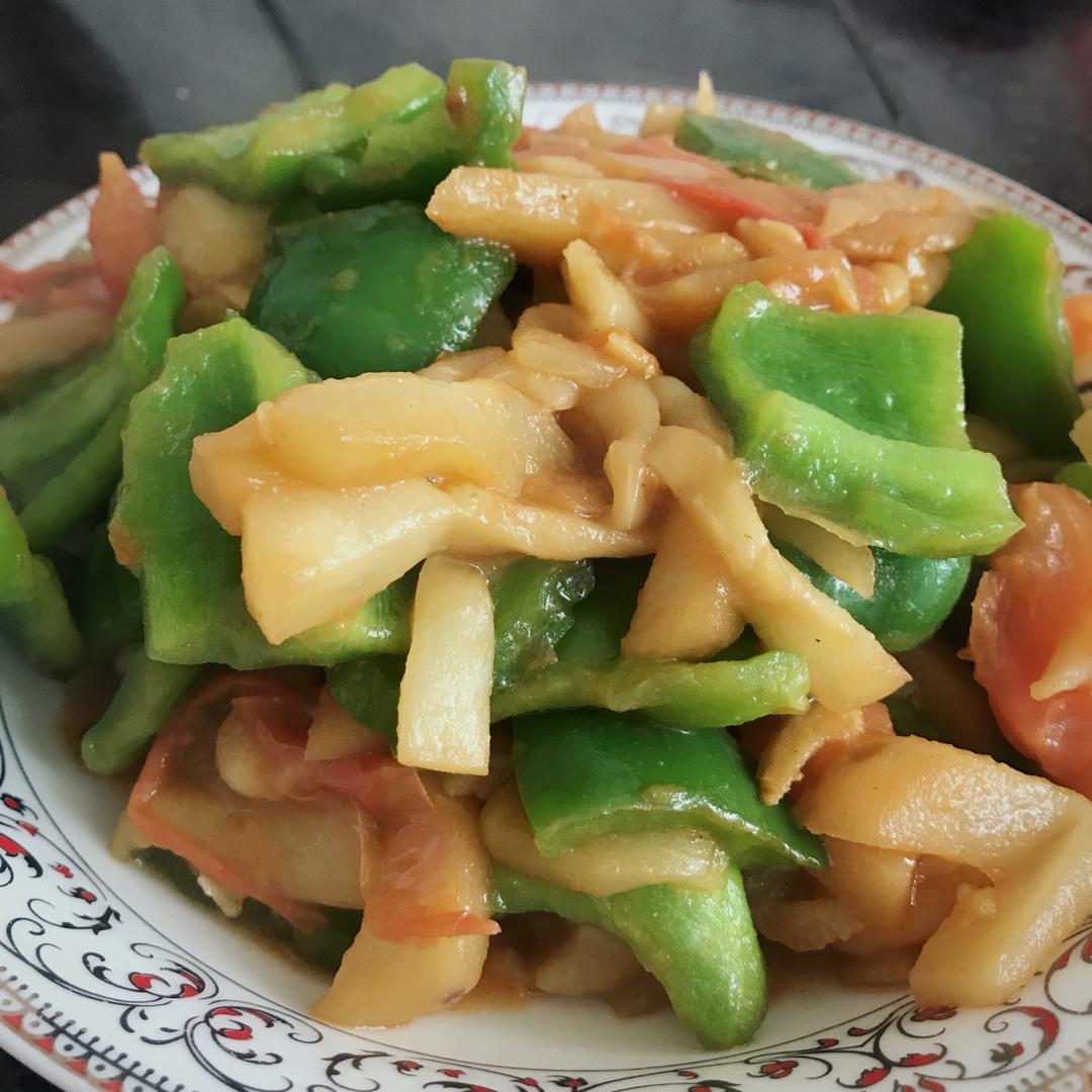 番茄青椒炒茄子