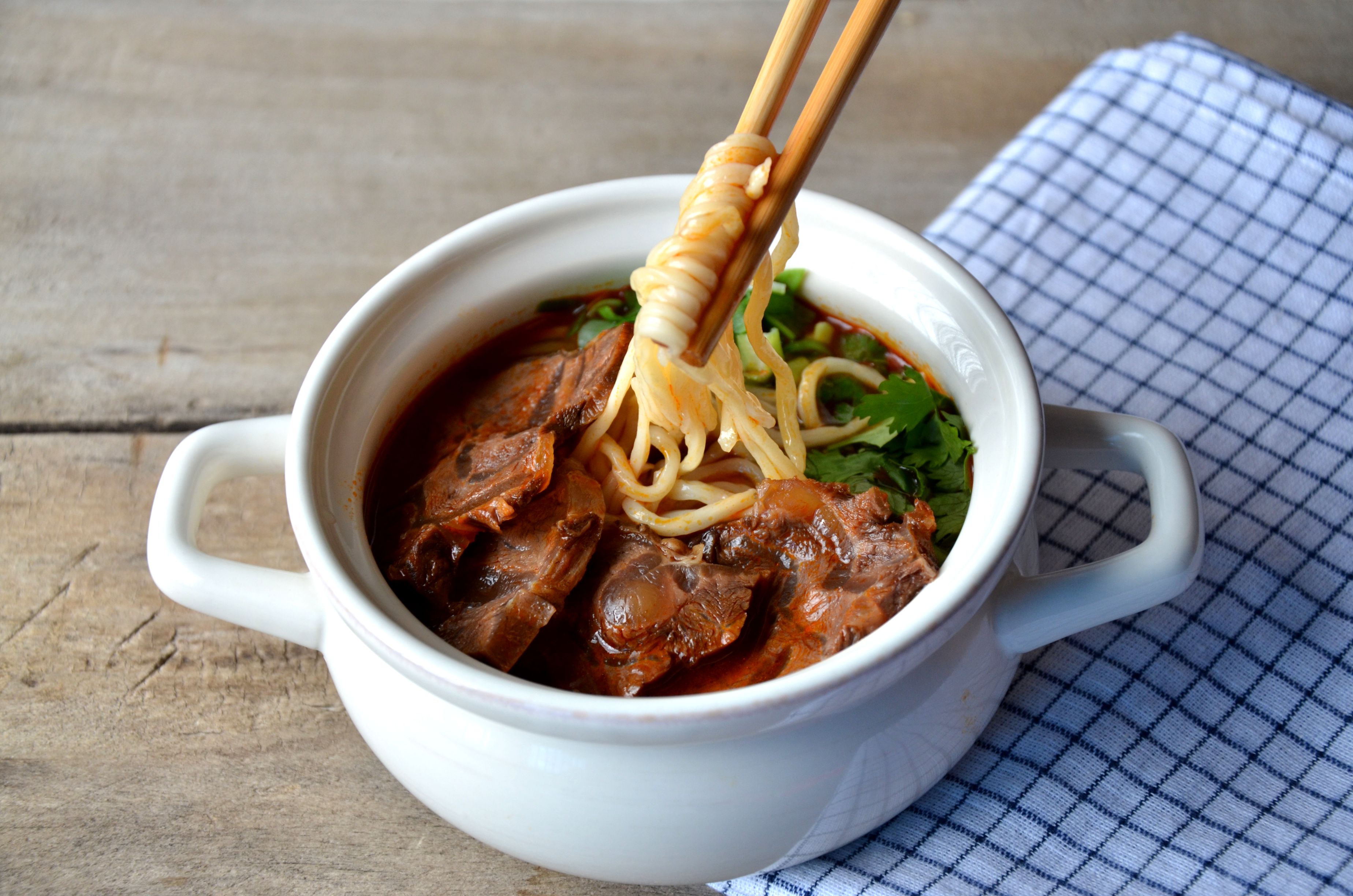 台湾眷村麻辣牛肉面