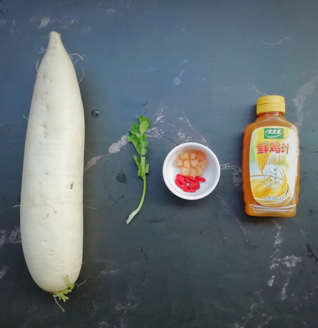 鸡汁蒸瑶柱萝卜菊——太太乐鲜鸡汁快手菜『附菊花萝卜的切法』的做法 步骤1