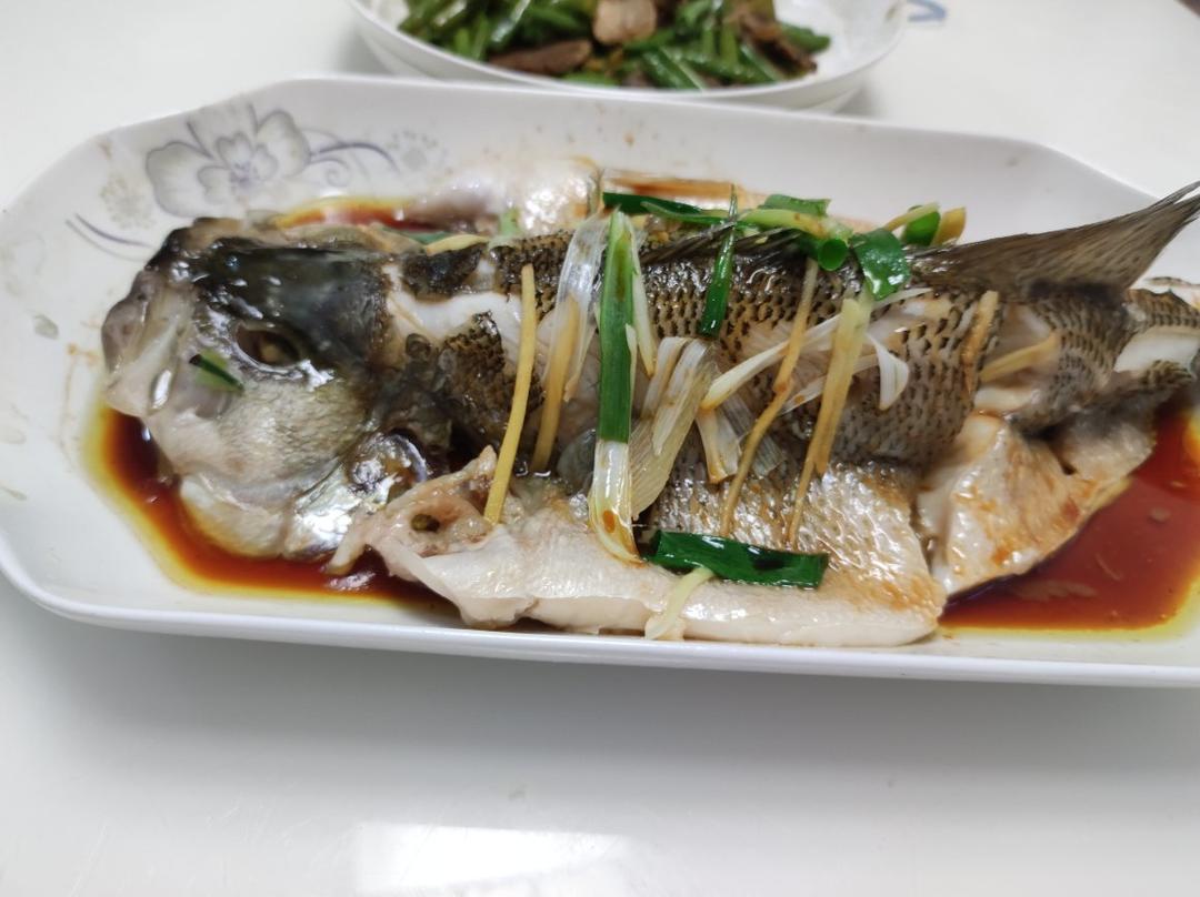 清蒸鲈鱼