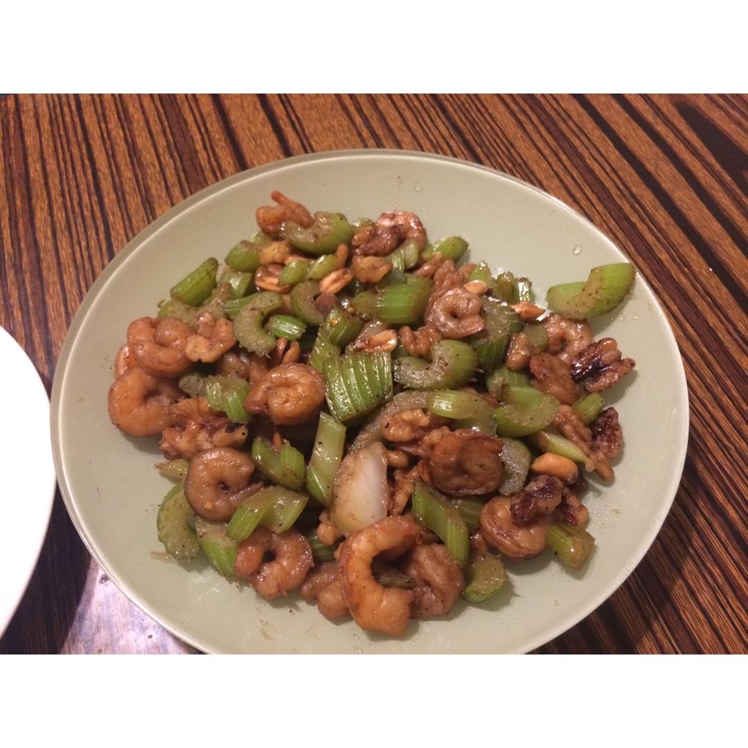 芹菜腰果炒虾仁