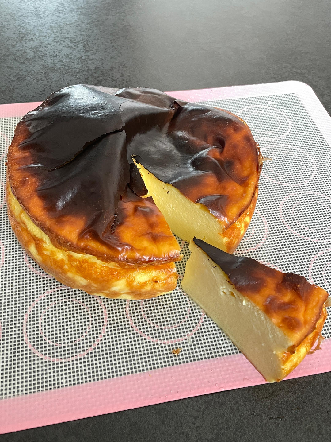 小山进公开食谱-使用大量牛奶，无淡奶油的巴斯克乳酪蛋糕