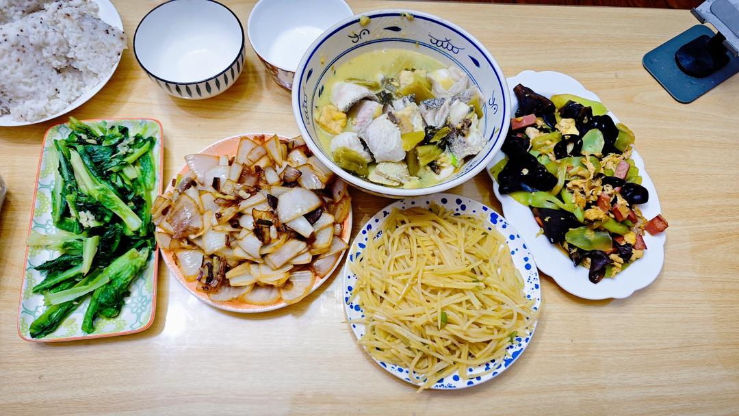 家庭版酸菜鱼，百吃不厌新手也可以尝试