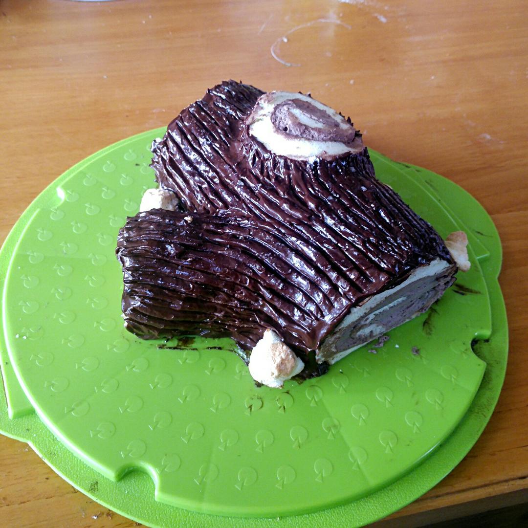 超简单圣诞树根蛋糕卷-超人气菜谱