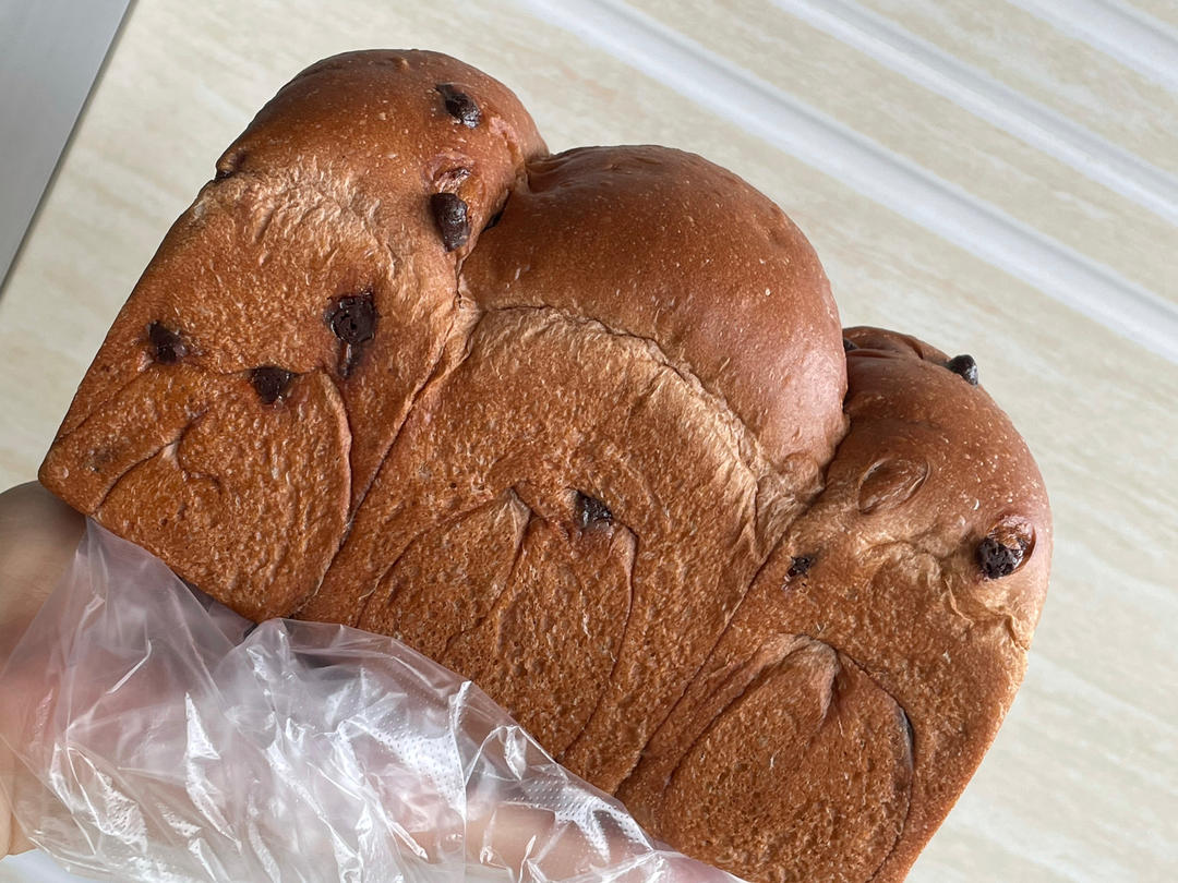 巨~巨好吃的巧克力奶油吐司