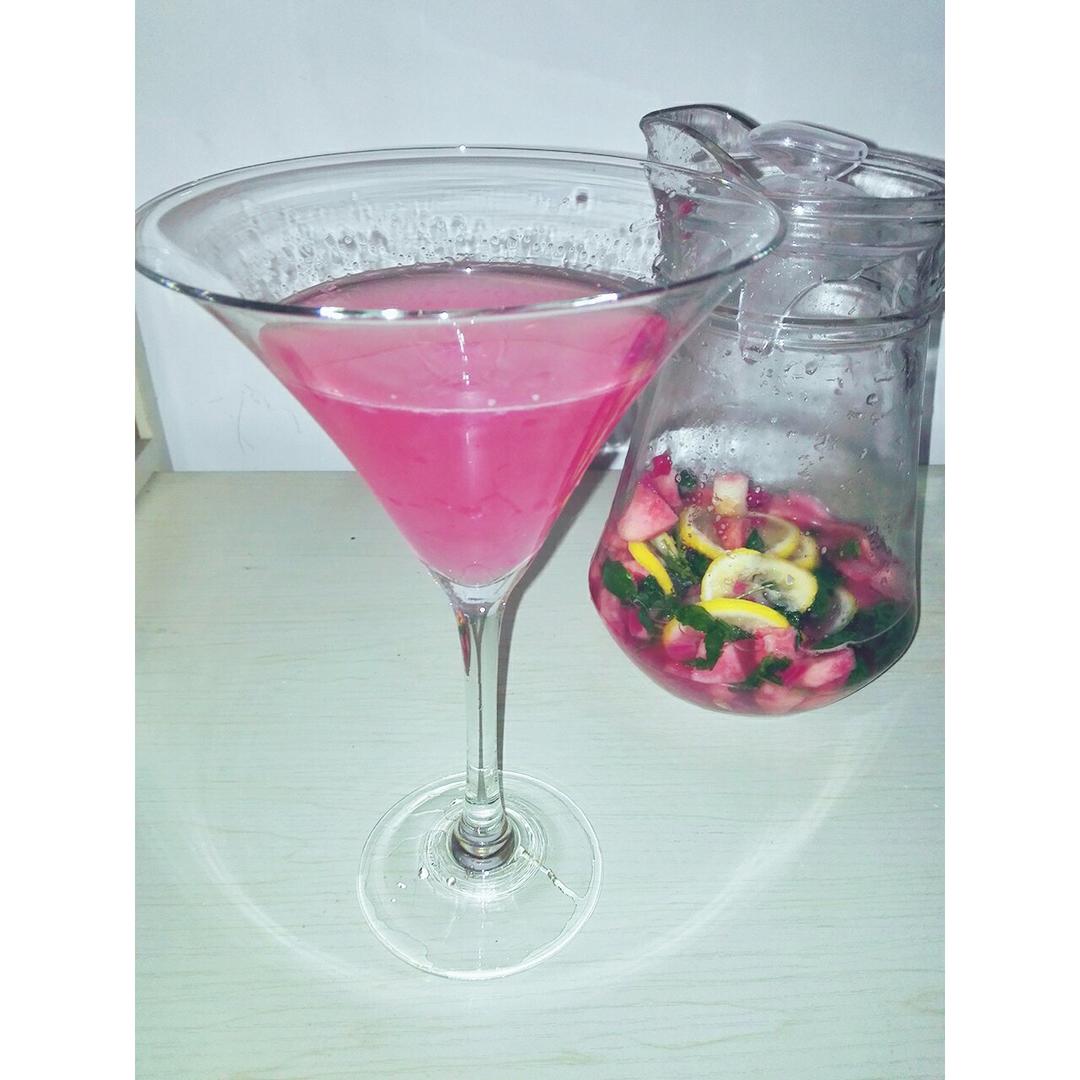少女特饮蜜桃MOJITO鸡尾酒