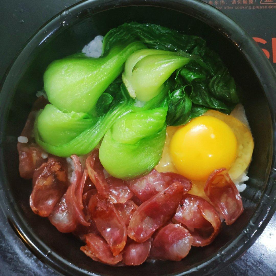 广式腊味煲仔饭