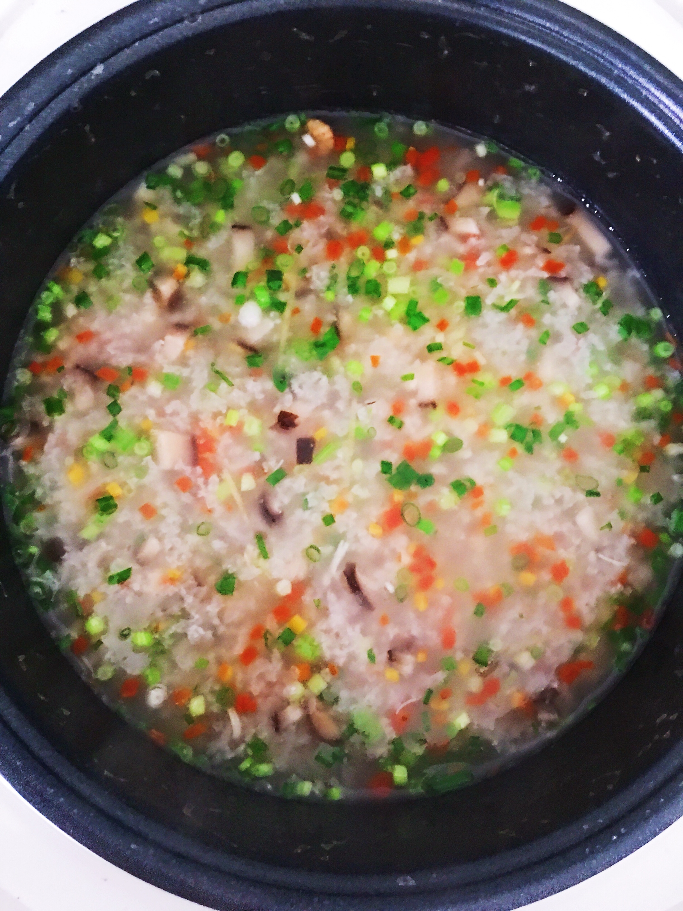 干贝虾米蔬菜粥（厨房小白的电饭煲粥）的做法