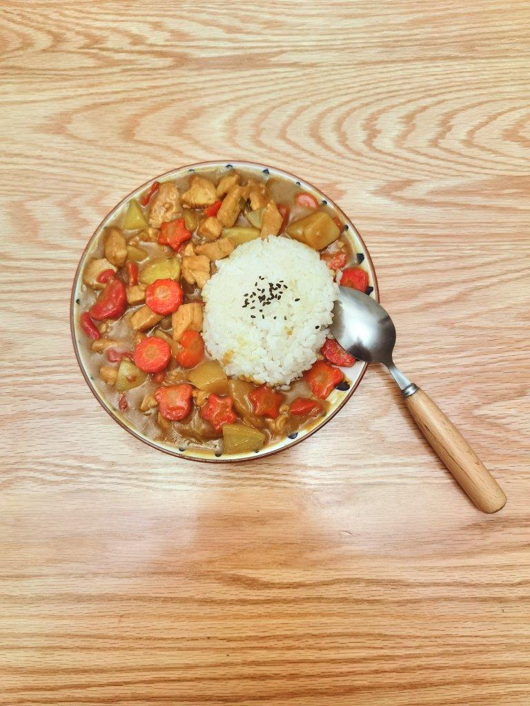 咖喱是鸡胸肉最好的归宿：简单易上手的咖喱鸡肉饭