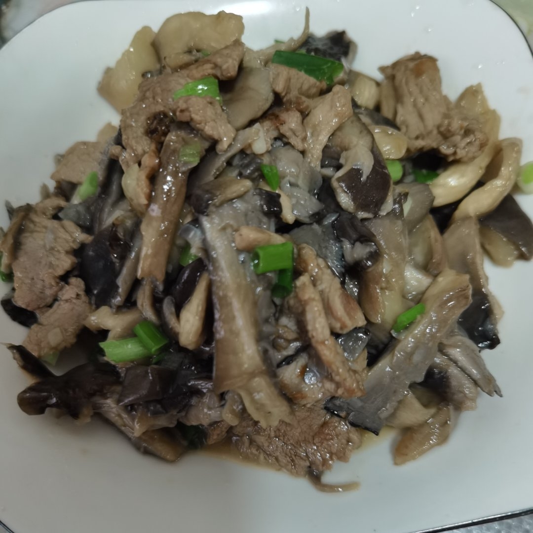 平菇炒肉片