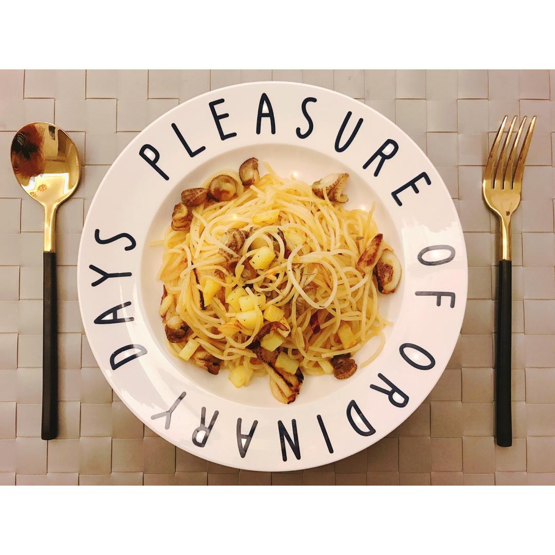 蒜香黑胡椒炒意大利面