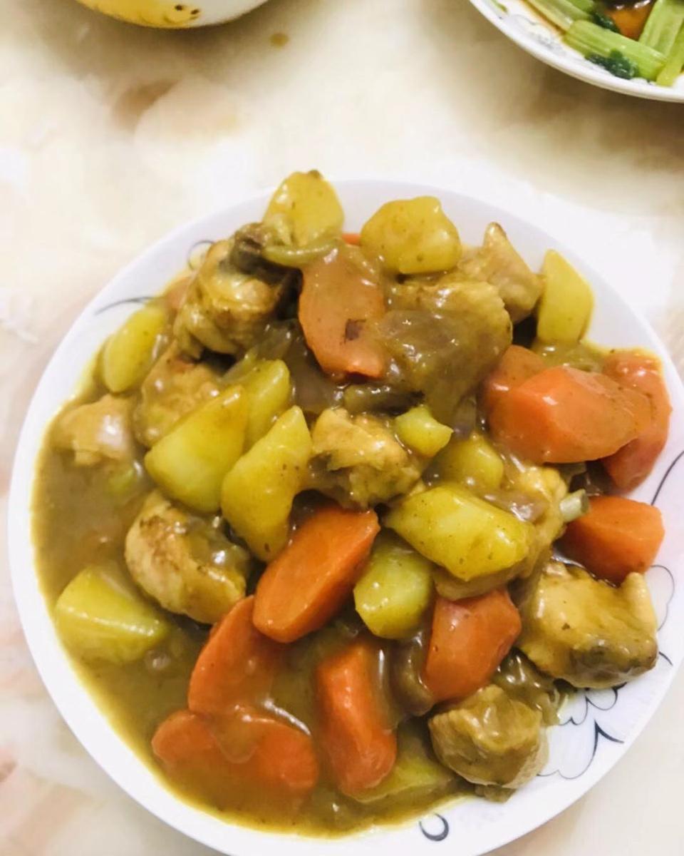 咖喱鸡块饭