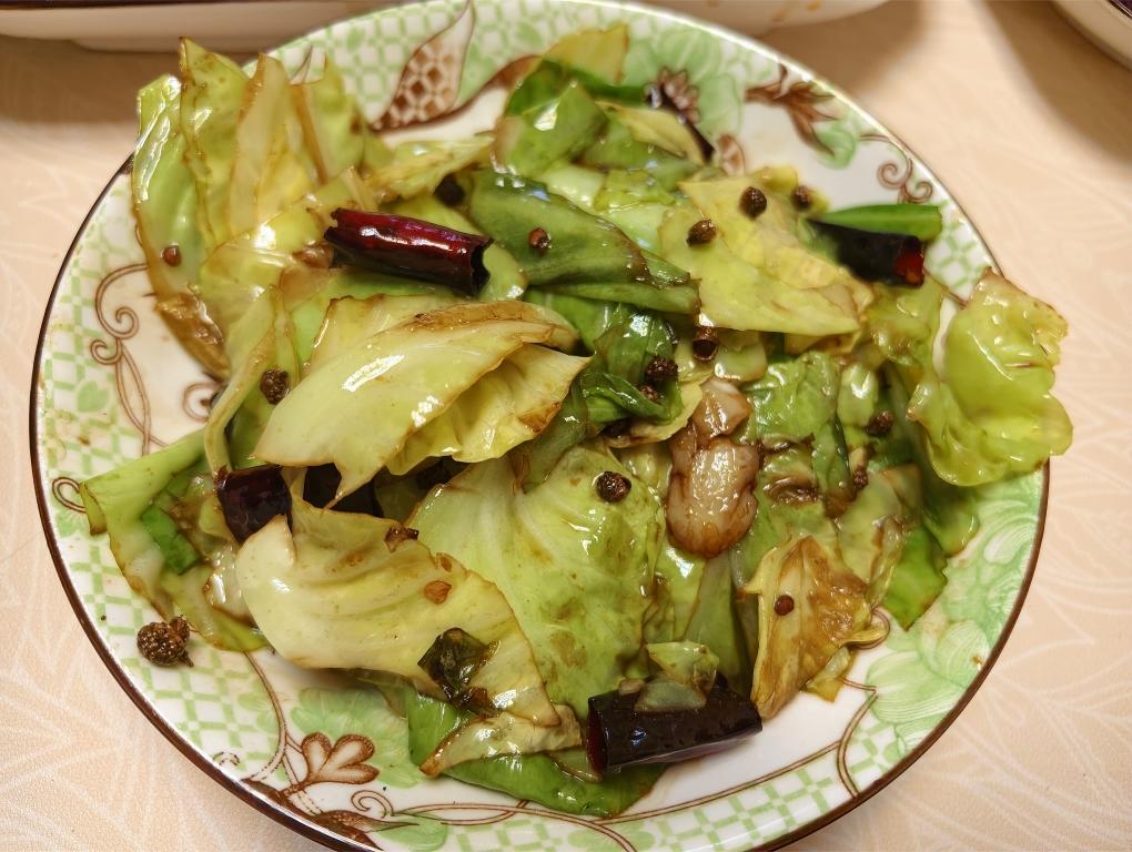 厨师长教你：“手撕包菜”的家常做法,简单又不失美味