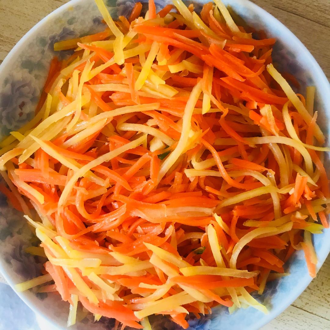 炒胡萝卜土豆丝