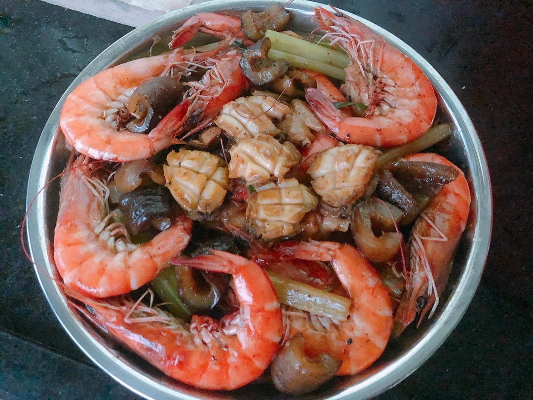 鲍鱼焖鸡煲