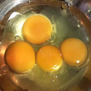 西红柿鸡蛋宽面条的做法 步骤2
