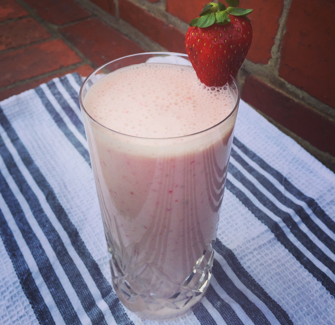 香蕉草莓酸奶昔Fruit Smoothie