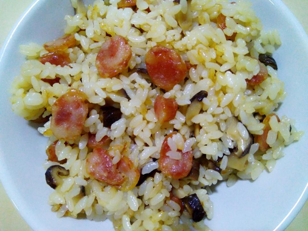 电饭锅版香菇腊肠饭