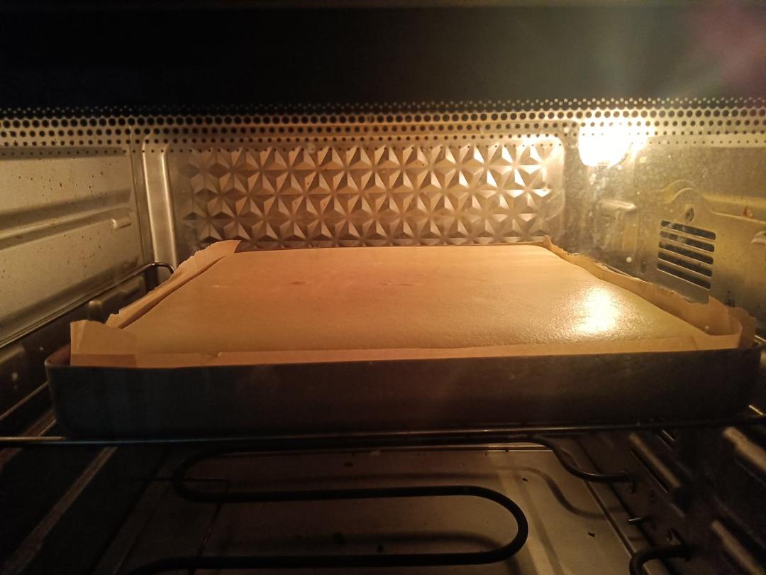 超详细的瑞士卷奶油蛋糕卷原味蛋糕卷的制作方法 饱满不掉皮不开裂（附模具换算方法）