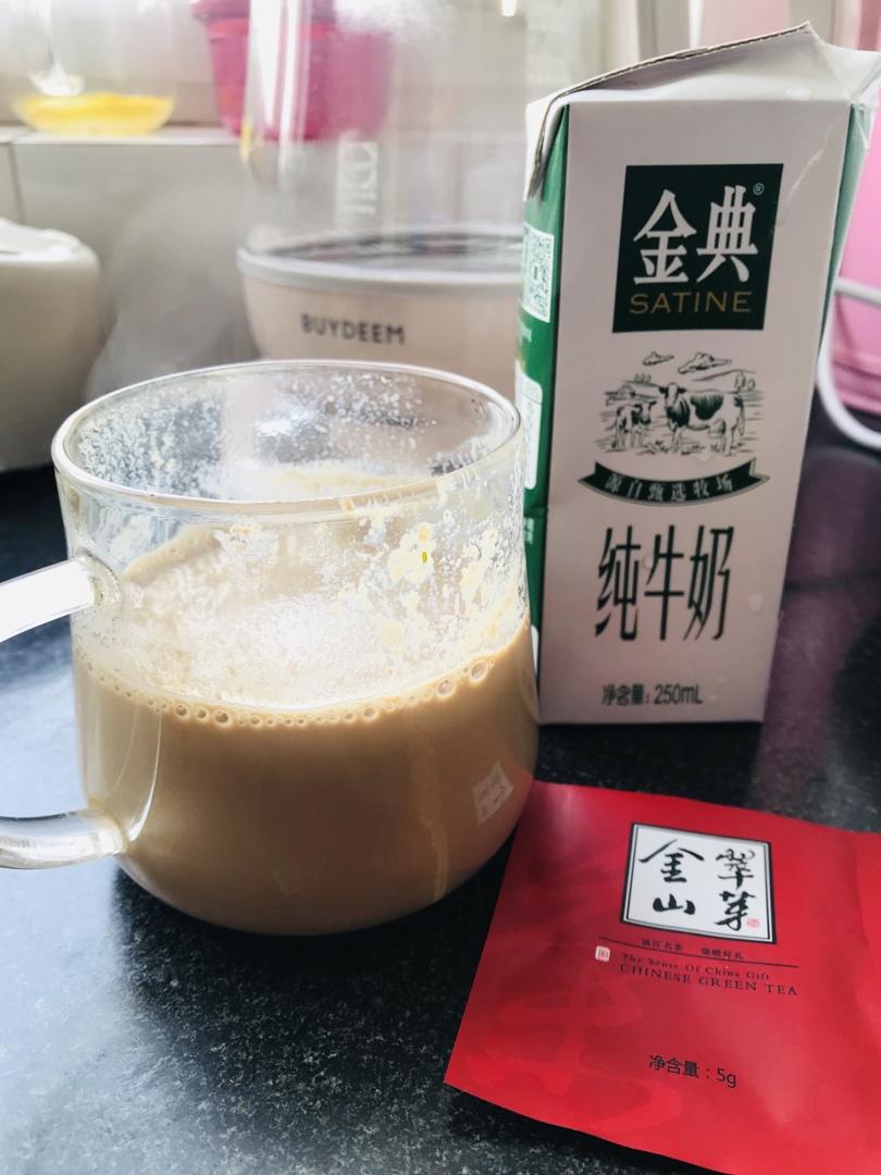 超简单的绿茶焦糖奶茶