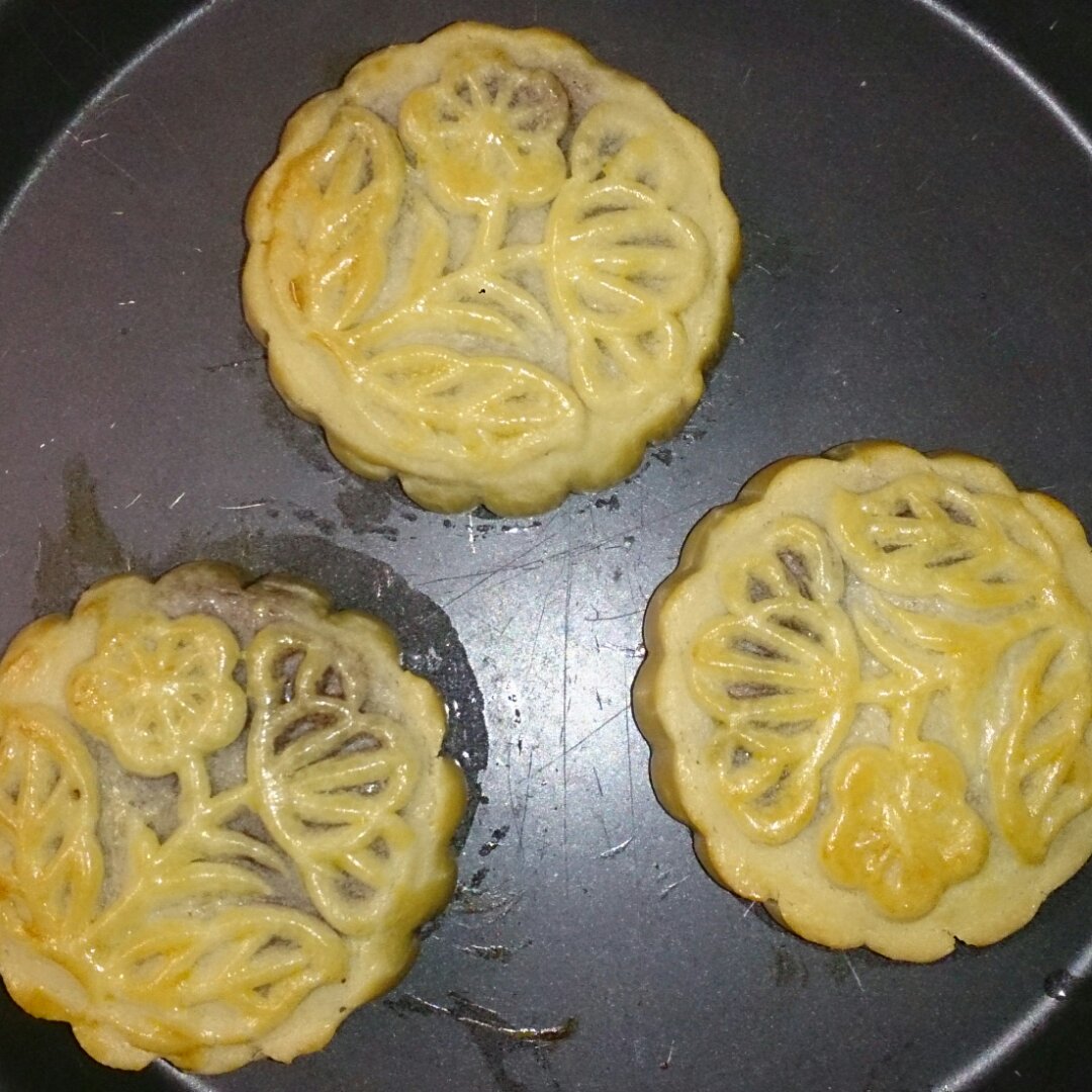 广式月饼——蛋黄莲蓉月饼