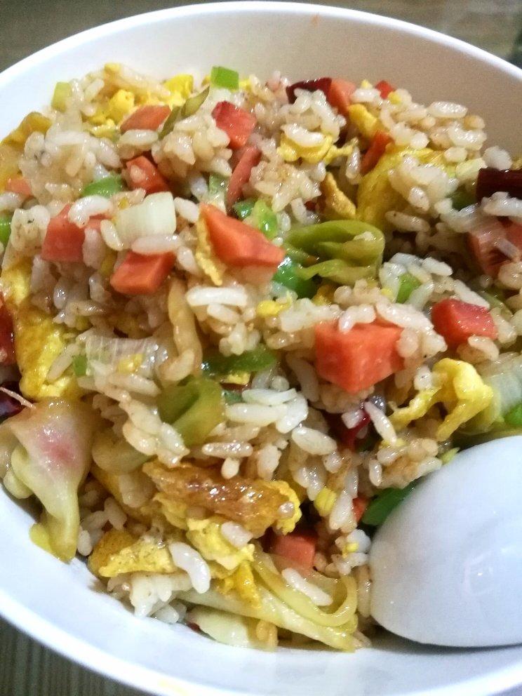 粒粒炒饭（米饭不粘粒粒分明的方法）