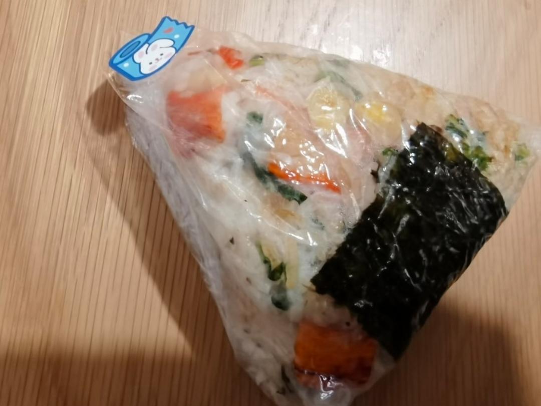 剩米饭这样做好吃好吃到转圈圈，自制日式海苔饭团