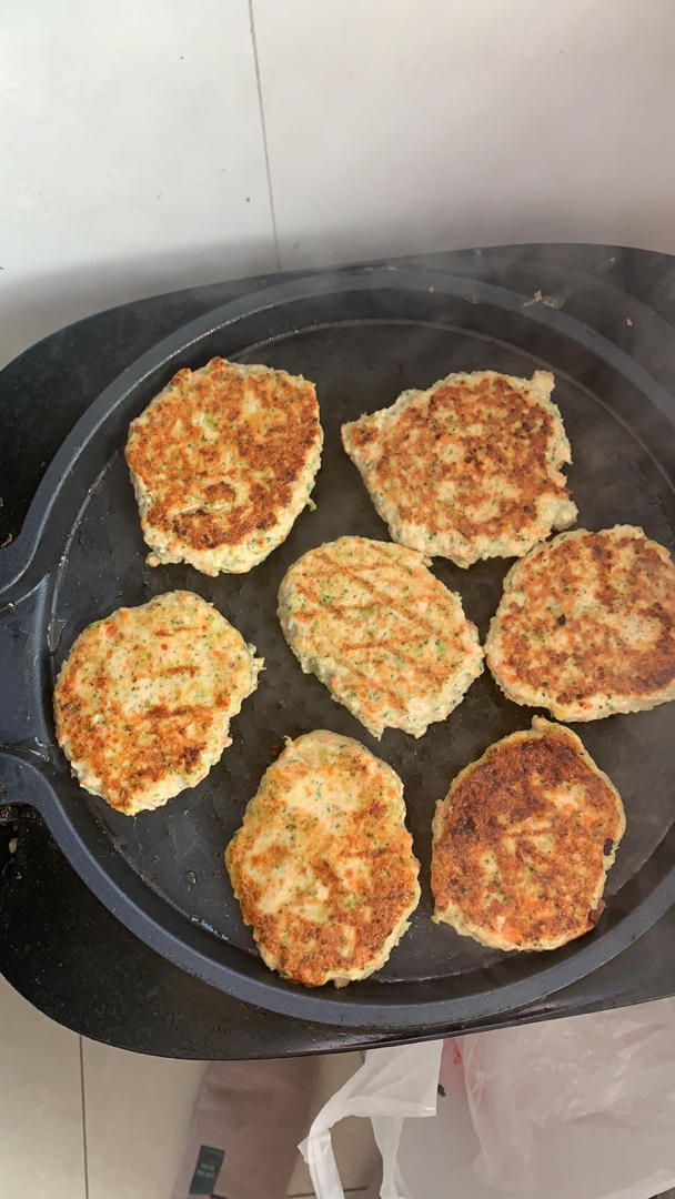 低脂低卡减脂餐❗鲜香味美的时蔬鸡肉饼～